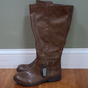 Brown boots